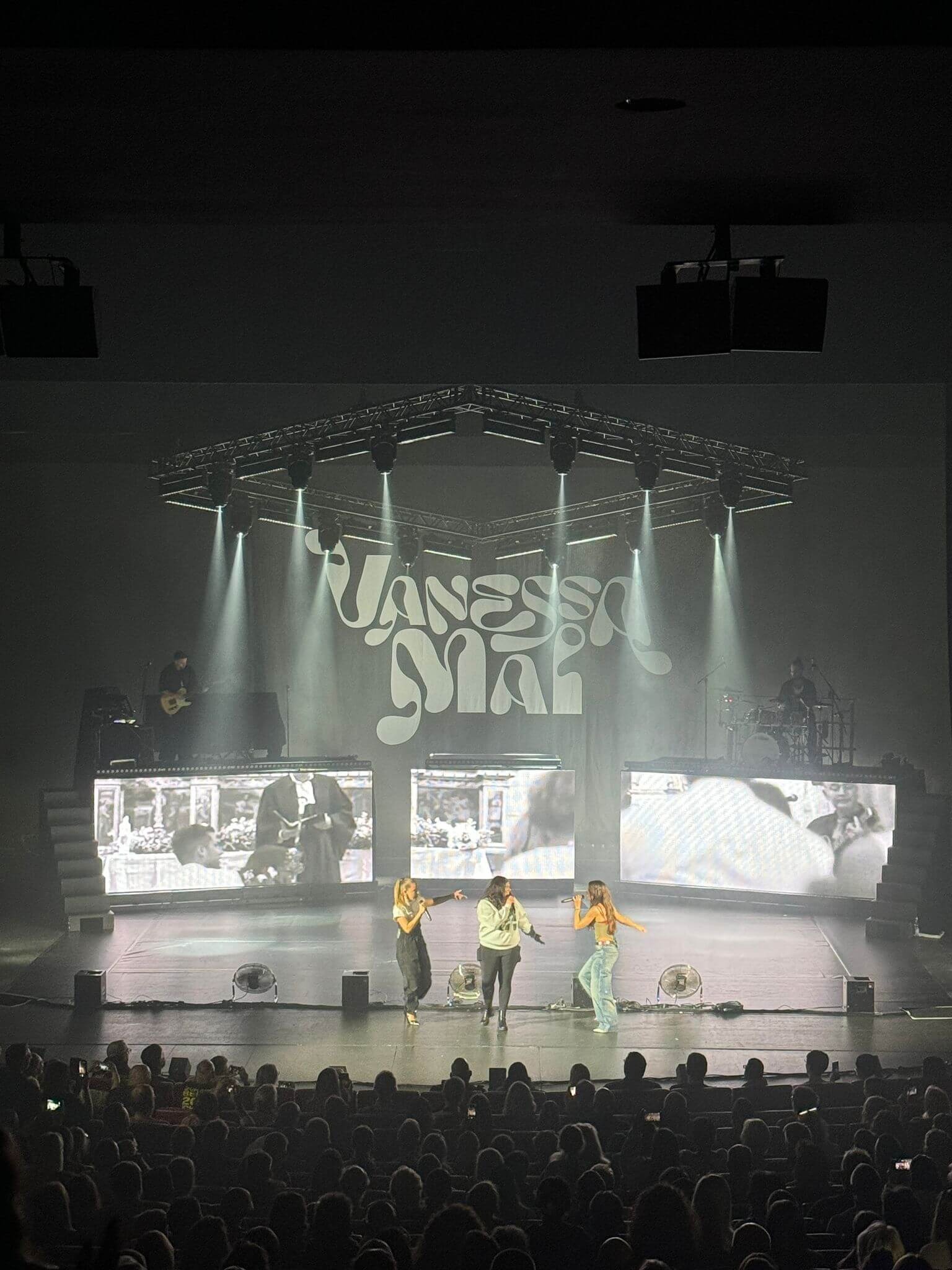 Backdrop für Vanessa Mai